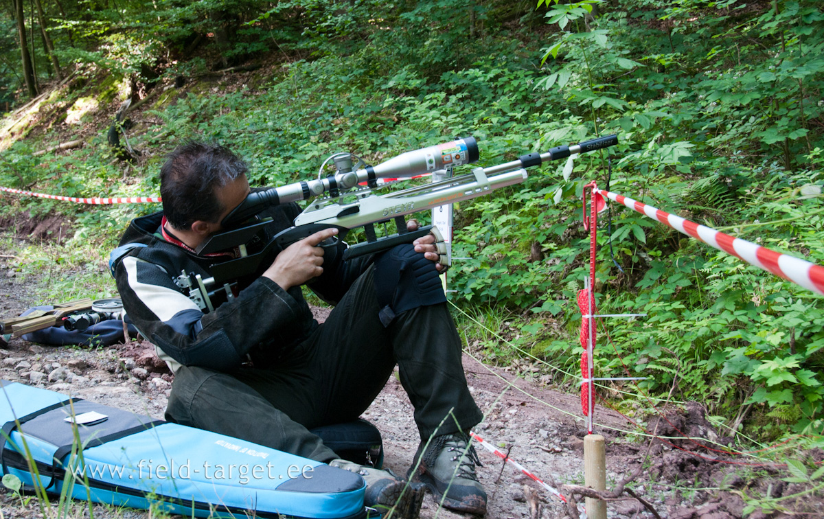 Clothing may be padded to reduce the pressure of the rifle stock resting on the knee